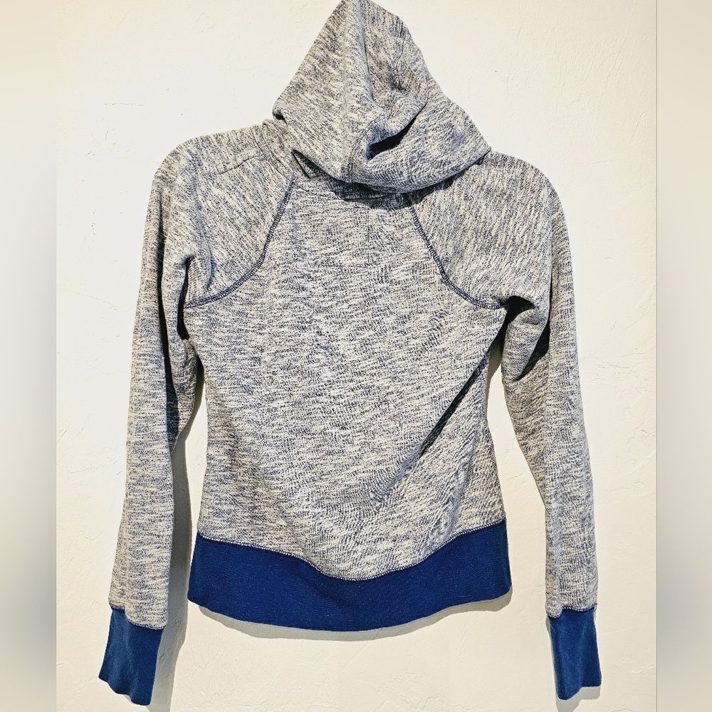 Frosted blue zip-up sweatshirt - Picture 2 of 4